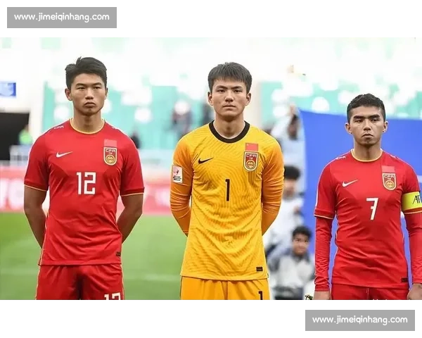 绝杀时刻！门神高接低挡，足球扑救榜谁主沉浮