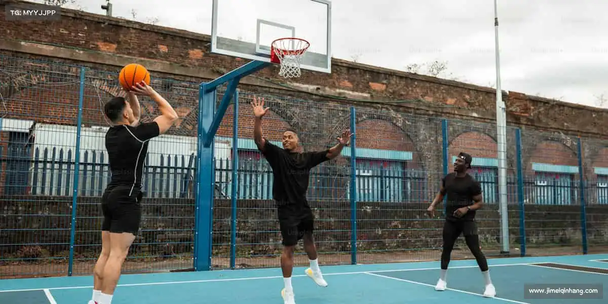 <strong>米兰体育</strong>🎾挥动球拍，让每一次击打都充满力量！